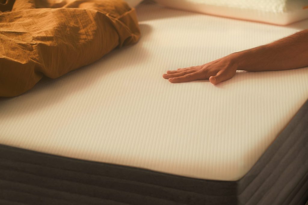 Consejos para limpiar tu colchón antes de que termine el verano